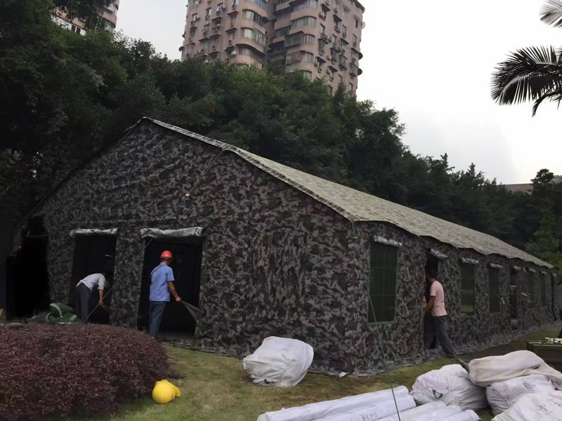 大型多人帳（zhàng）篷
